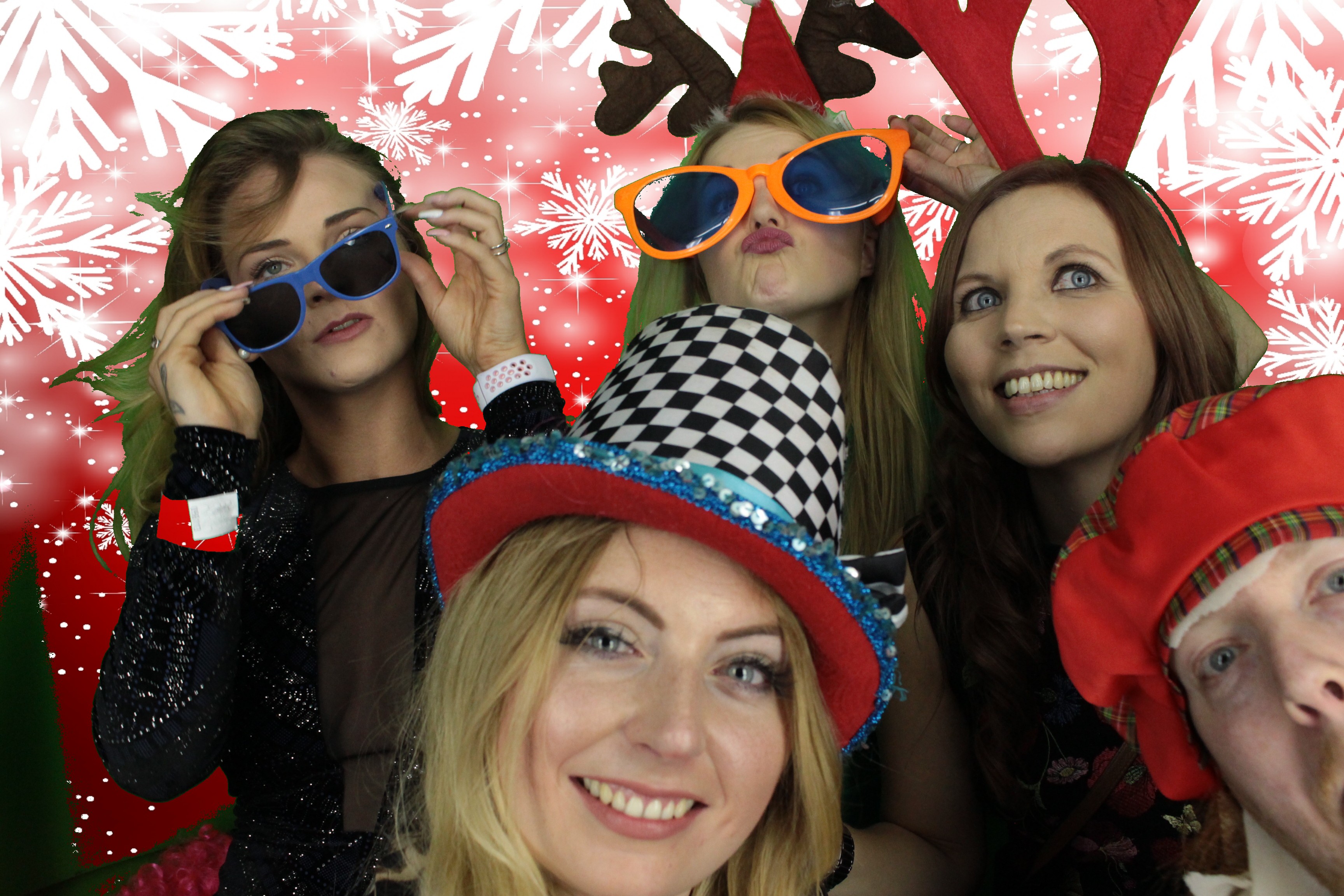 One Line Christmas Party | View more photos from the event at gallery.myphotoboothexperience.co.uk/u/MyPhotoBoothExperienceLtd/One-Line-Christmas-Party